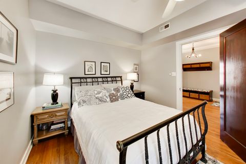 Tiny photo for 5637 N KENMORE Avenue #3, Chicago, IL 60660 (MLS # 12614603)