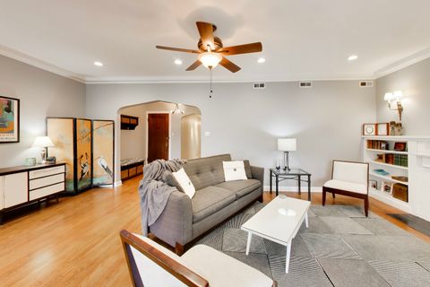 Tiny photo for 5637 N KENMORE Avenue #3, Chicago, IL 60660 (MLS # 12614603)