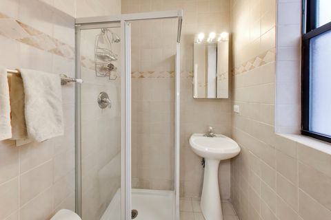 Tiny photo for 5637 N KENMORE Avenue #3, Chicago, IL 60660 (MLS # 12614603)