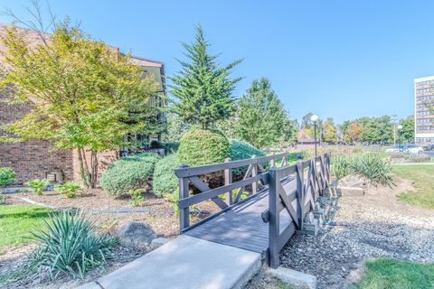 Tiny photo for 1504 Woodbridge Road #2E, Joliet, IL 60436 (MLS # 12496990)