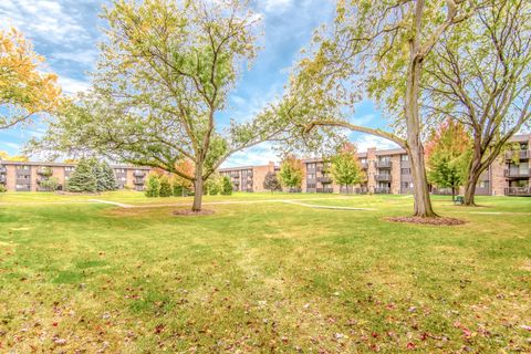 Tiny photo for 1504 Woodbridge Road #2E, Joliet, IL 60436 (MLS # 12496990)