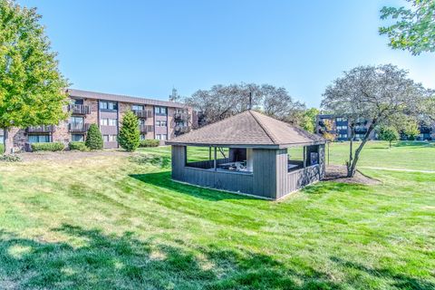 Tiny photo for 1504 Woodbridge Road #2E, Joliet, IL 60436 (MLS # 12496990)