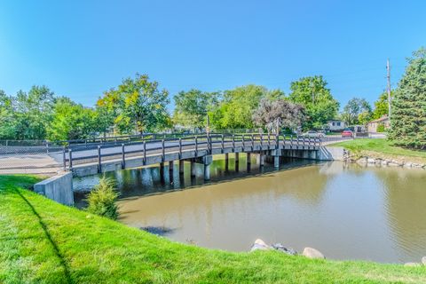 Tiny photo for 1504 Woodbridge Road #2E, Joliet, IL 60436 (MLS # 12496990)