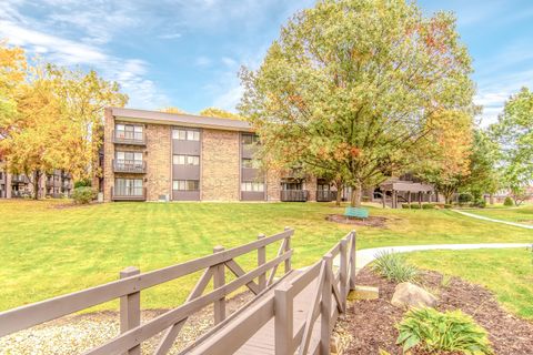 Tiny photo for 1504 Woodbridge Road #2E, Joliet, IL 60436 (MLS # 12496990)