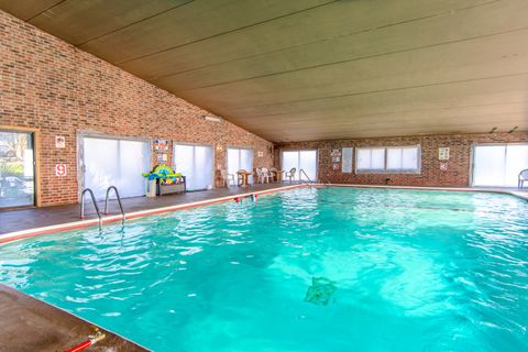 Tiny photo for 1504 Woodbridge Road #2E, Joliet, IL 60436 (MLS # 12496990)