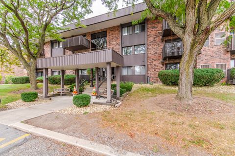 Photo of 1504 Woodbridge Road #2E, Joliet, IL 60436 (MLS # 12496990)