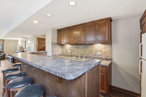 Tiny photo for 5733 W 97th Street, Oak Lawn, IL 60453 (MLS # 12646462)