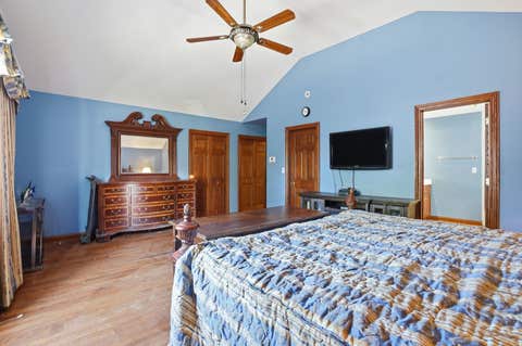 Tiny photo for 5733 W 97th Street, Oak Lawn, IL 60453 (MLS # 12646462)