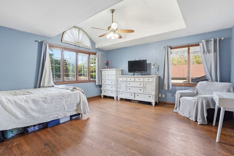 Tiny photo for 5733 W 97th Street, Oak Lawn, IL 60453 (MLS # 12646462)