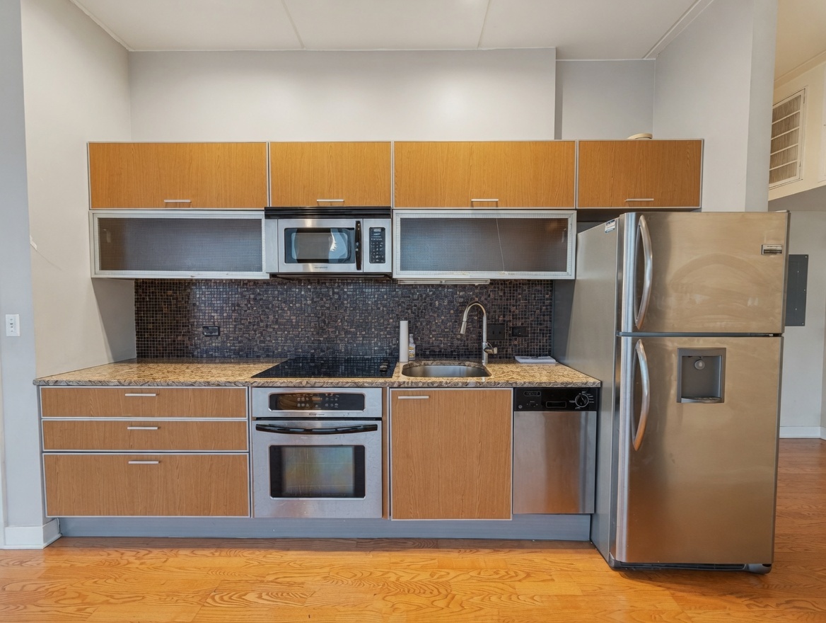 650 W WAYMAN Avenue 705