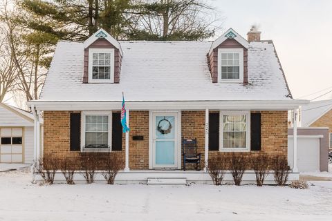 Photo of 225 Sabin Street, Sycamore, IL 60178 (MLS # 12557072)