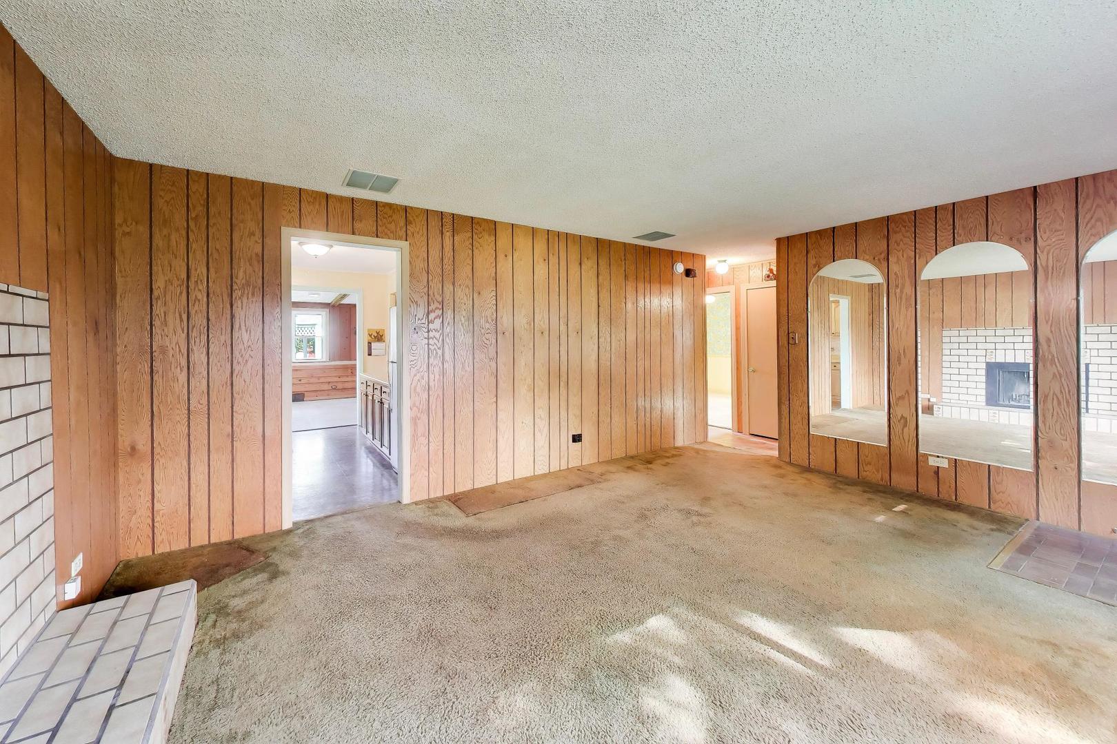 301 N Schubert Street