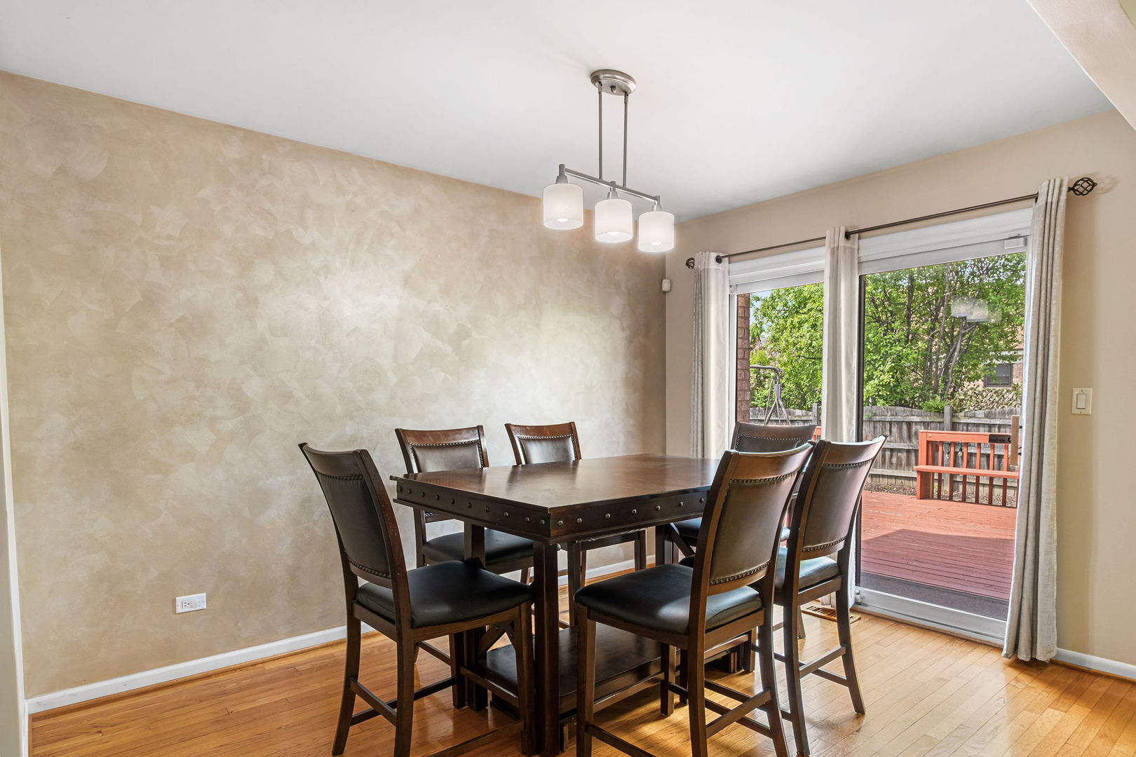 2747 Wilshire Lane