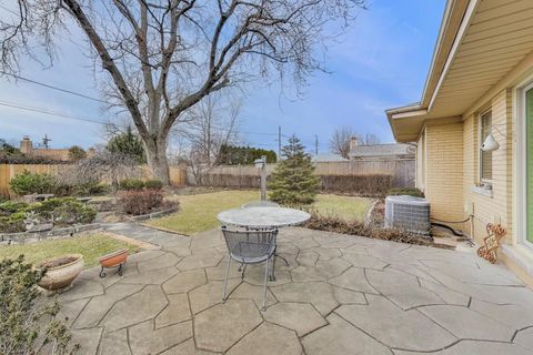 Tiny photo for 5630 N KENTON Avenue, Chicago, IL 60646 (MLS # 12585075)