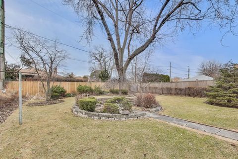 Tiny photo for 5630 N KENTON Avenue, Chicago, IL 60646 (MLS # 12585075)