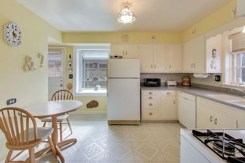 Tiny photo for 5630 N KENTON Avenue, Chicago, IL 60646 (MLS # 12585075)