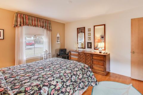 Tiny photo for 5630 N KENTON Avenue, Chicago, IL 60646 (MLS # 12585075)