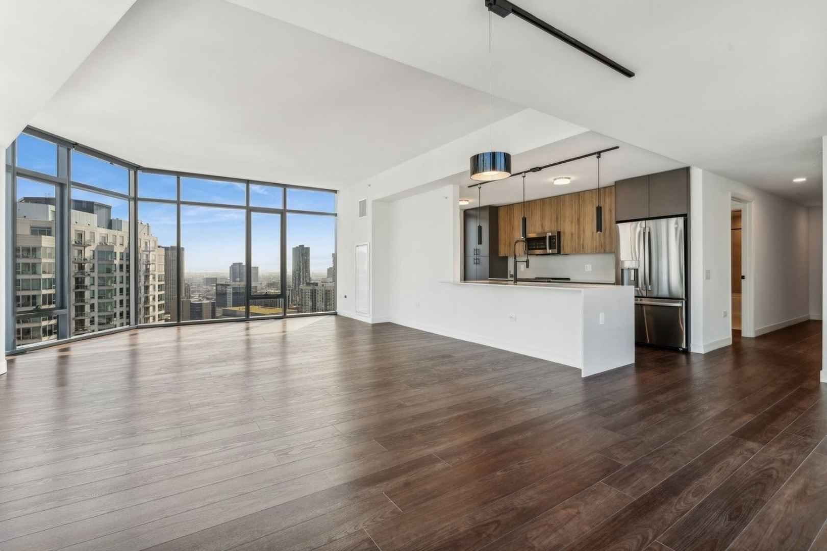 350 N Canal Street 3207