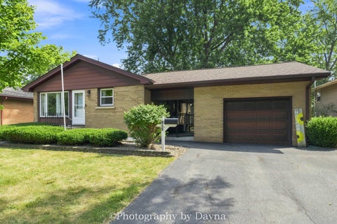 Tiny photo for 254 W Country Court, Bourbonnais, IL 60914 (MLS # 12747028)