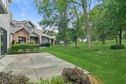 Tiny photo for 1422 James Court, Libertyville, IL 60048 (MLS # 12709366)