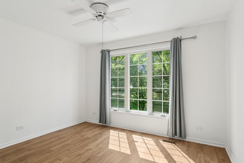Tiny photo for 1422 James Court, Libertyville, IL 60048 (MLS # 12709366)