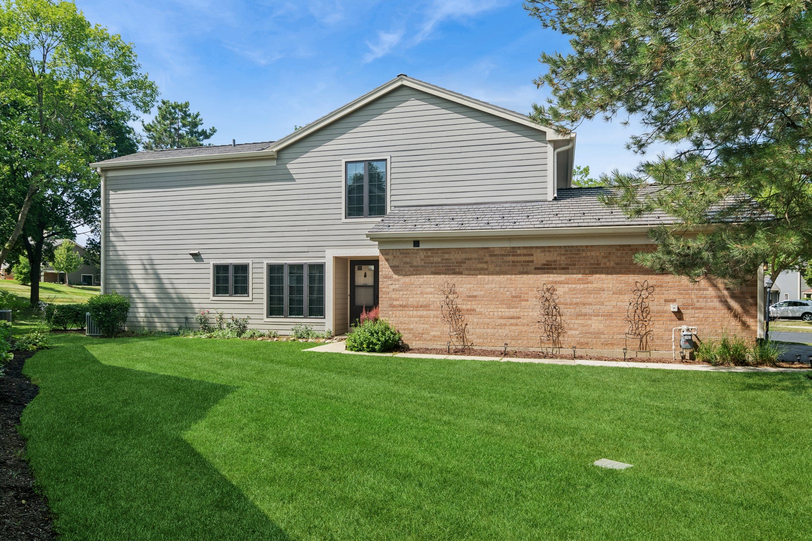 1422 James Court