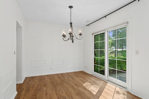 Tiny photo for 1422 James Court, Libertyville, IL 60048 (MLS # 12709366)