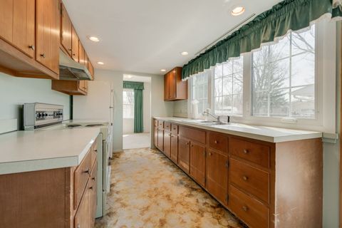 Tiny photo for 4 Barclay Court, Montgomery, IL 60538 (MLS # 12606740)