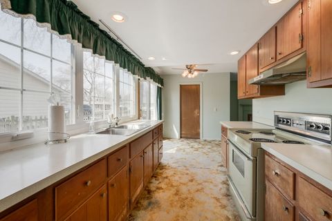 Tiny photo for 4 Barclay Court, Montgomery, IL 60538 (MLS # 12606740)