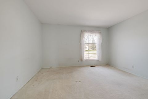 Tiny photo for 4 Barclay Court, Montgomery, IL 60538 (MLS # 12606740)