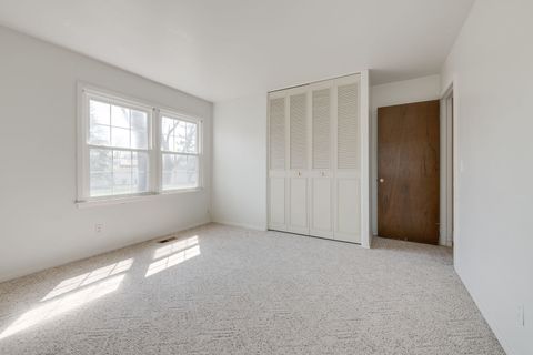 Tiny photo for 4 Barclay Court, Montgomery, IL 60538 (MLS # 12606740)