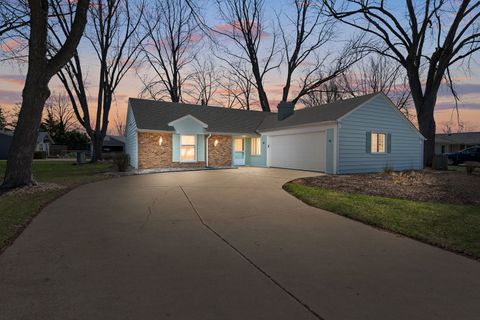 Photo of 4 Barclay Court, Montgomery, IL 60538 (MLS # 12606740)