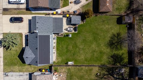 Tiny photo for 6737 104th Place, Chicago Ridge, IL 60415 (MLS # 12605000)