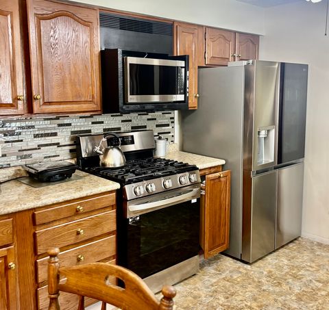 Tiny photo for 6737 104th Place, Chicago Ridge, IL 60415 (MLS # 12605000)