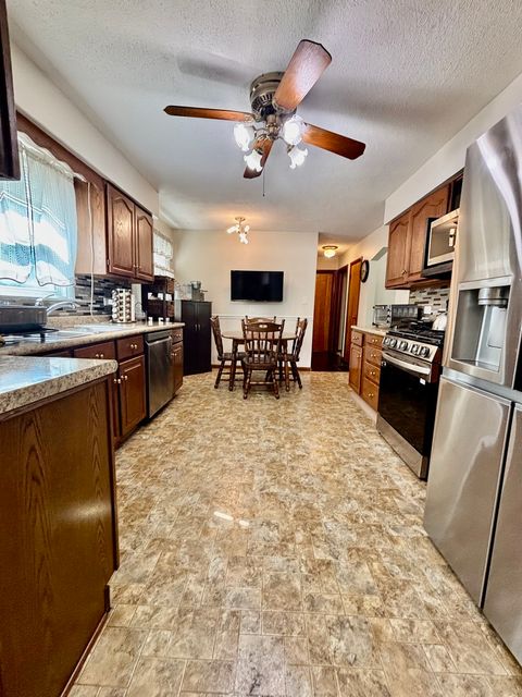 Tiny photo for 6737 104th Place, Chicago Ridge, IL 60415 (MLS # 12605000)