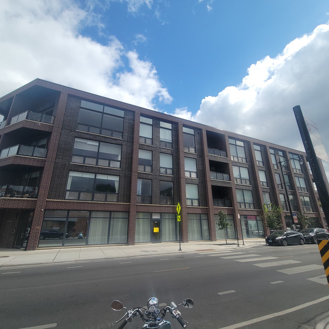 3069 N Milwaukee Avenue