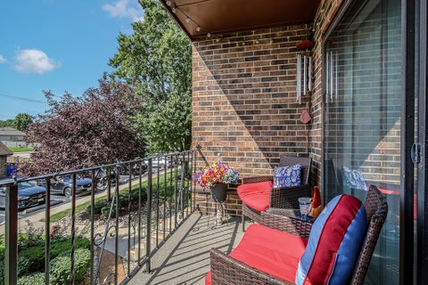 Tiny photo for 14035 Laramie Avenue #409, Crestwood, IL 60418 (MLS # 12748298)