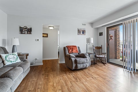 Tiny photo for 14035 Laramie Avenue #409, Crestwood, IL 60418 (MLS # 12748298)