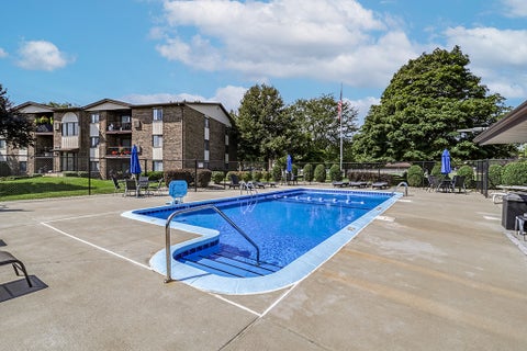 Tiny photo for 14035 Laramie Avenue #409, Crestwood, IL 60418 (MLS # 12748298)