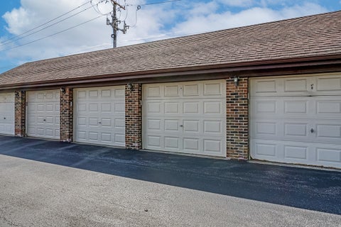 Tiny photo for 14035 Laramie Avenue #409, Crestwood, IL 60418 (MLS # 12748298)
