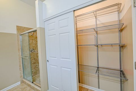 Tiny photo for 712 Shady Oaks Court, Elgin, IL 60120 (MLS # 12462919)