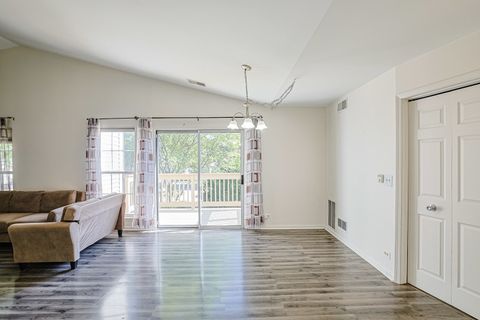 Tiny photo for 712 Shady Oaks Court, Elgin, IL 60120 (MLS # 12462919)