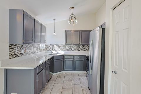 Tiny photo for 712 Shady Oaks Court, Elgin, IL 60120 (MLS # 12462919)