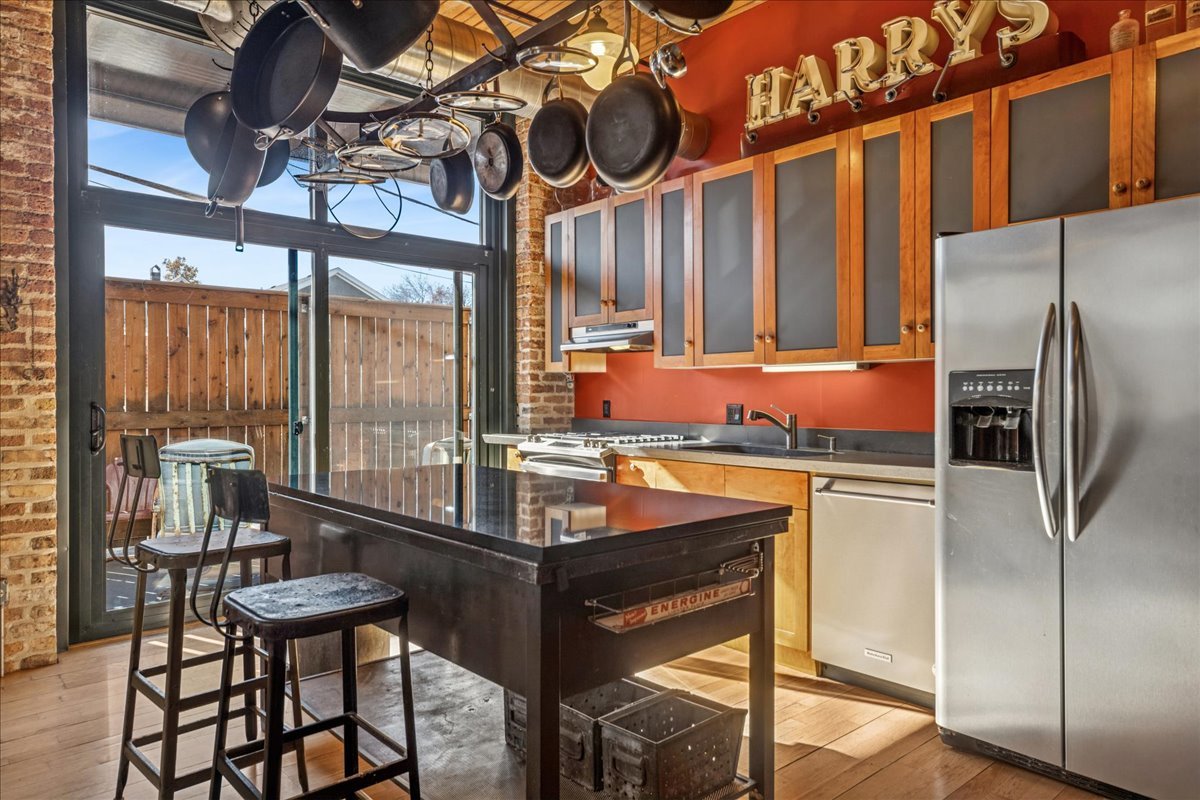 3500 S Sangamon Street 109, Chicago, IL, 60609 3 3500 S Sangamon Street 109