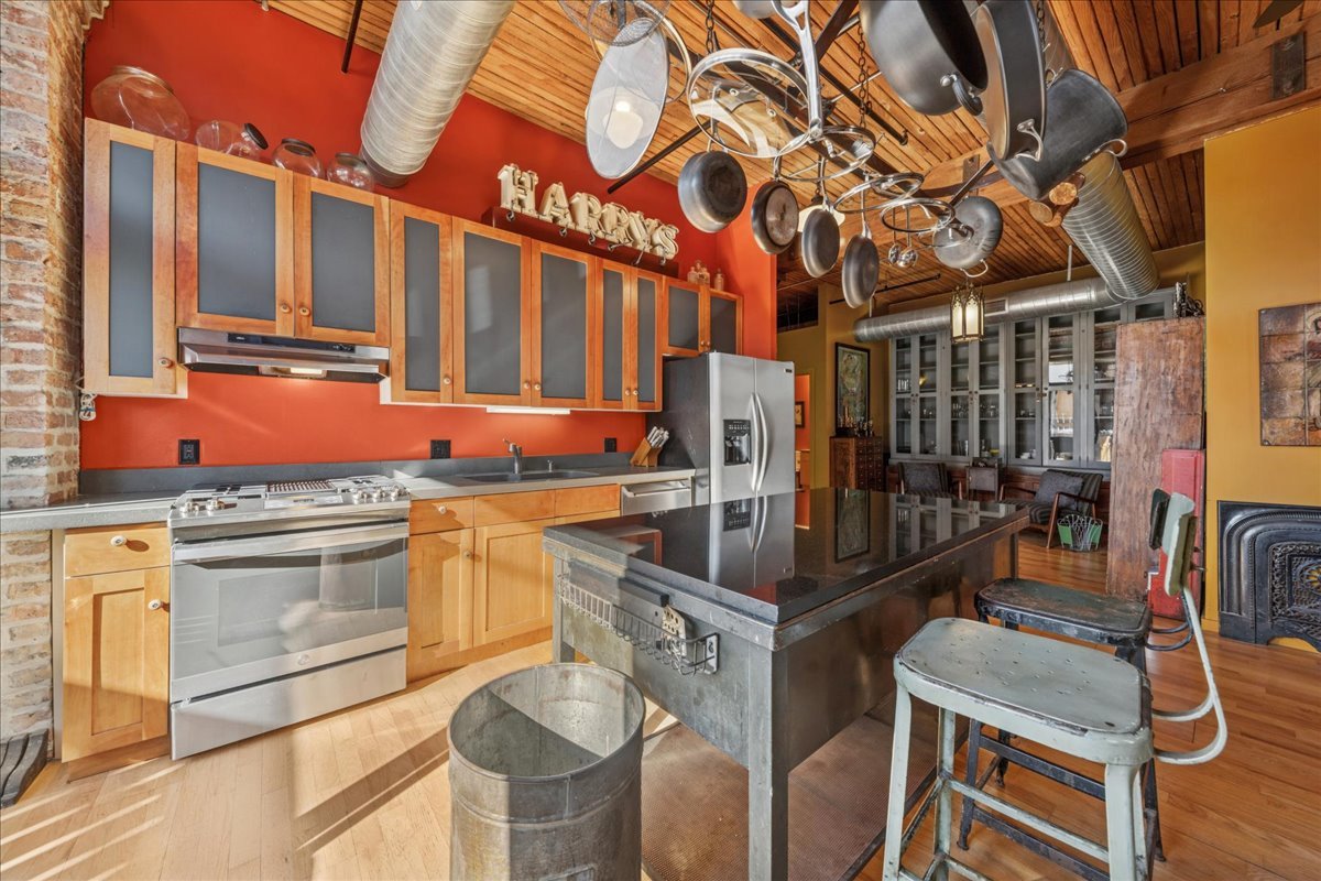 3500 S Sangamon Street 109, Chicago, IL, 60609 1 3500 S Sangamon Street 109