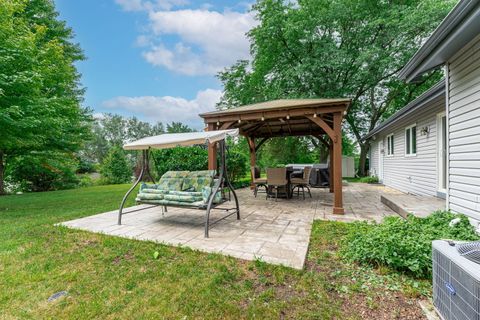 Tiny photo for 823 Anchor Court, Bartlett, IL 60103 (MLS # 12427752)