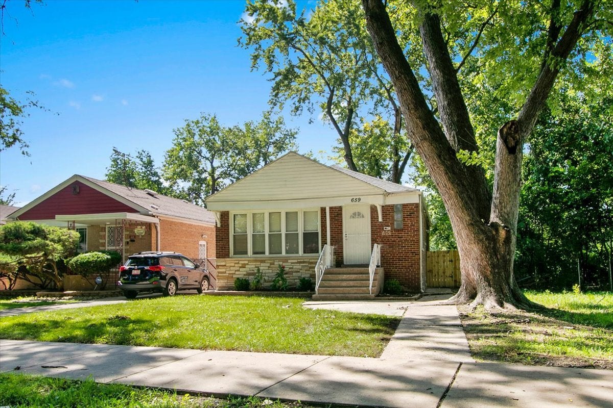 659 W 129th Place
