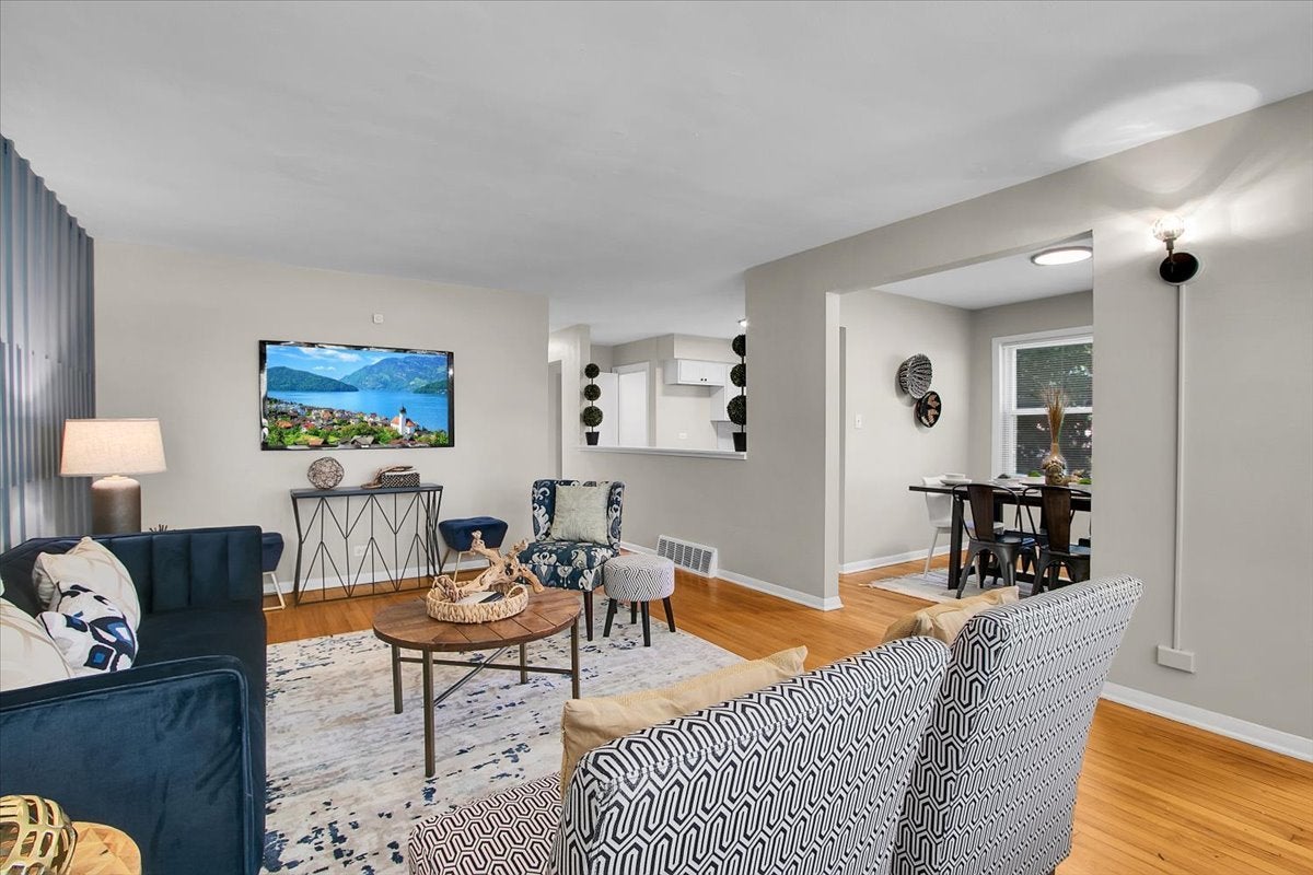 659 W 129th Place