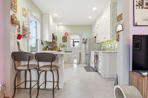 Tiny photo for 921 W Wood Street, Bloomington, IL 61701 (MLS # 12583008)