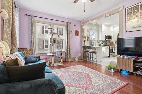 Tiny photo for 921 W Wood Street, Bloomington, IL 61701 (MLS # 12583008)